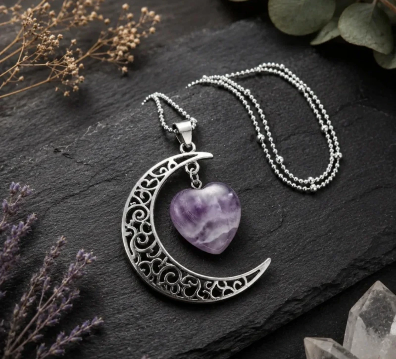 Colgante de acero luna con corazón de Amatista